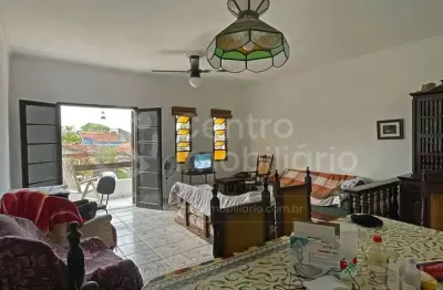 Apartamento à venda com 2 quartos (1 suítes) em peruíbe, no bairro belmira novaes