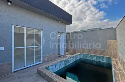 Casa à venda com piscina e 2 quartos em peruíbe, no bairro flora rica
