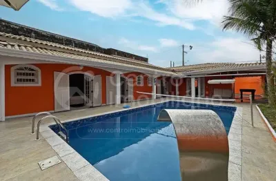 Casa à venda com piscina e 3 quartos em peruíbe, no bairro parque d aville