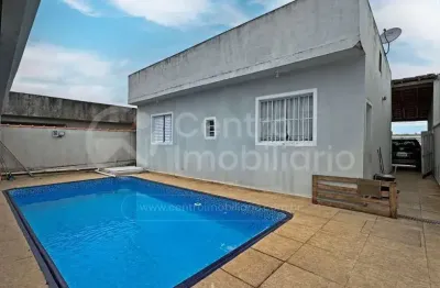 Casa à venda com piscina e 2 quartos em peruíbe, no bairro flora rica