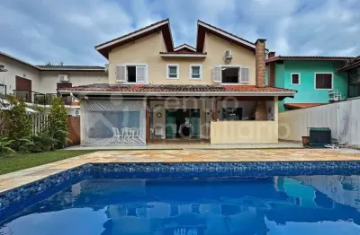 Casa à venda com piscina e 4 quartos em peruíbe, no bairro bougainvillee i