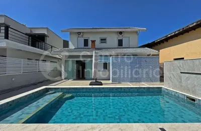 Casa à venda com piscina e 3 quartos em peruíbe, no bairro bougainvillee ii