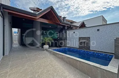 Casa à venda com piscina e 2 quartos em peruíbe, no bairro jardim ribamar