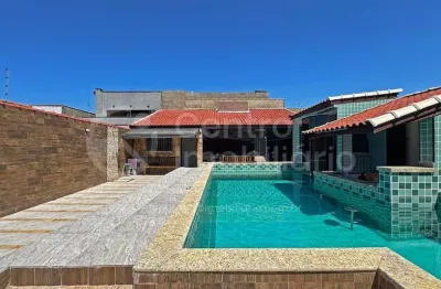 Casa à venda com piscina e 3 quartos em peruíbe, no bairro estancia sao jose