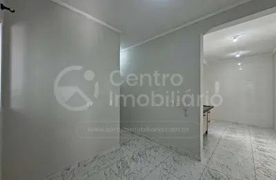 Apartamento à venda com 2 quartos (1 suítes) em peruíbe, no bairro centro