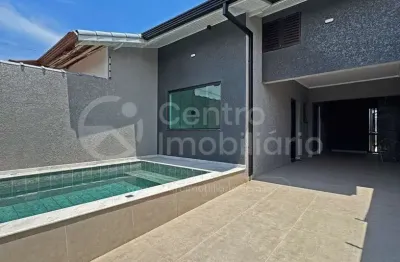 Casa à venda com piscina e 2 quartos em peruíbe, no bairro jardim brasil