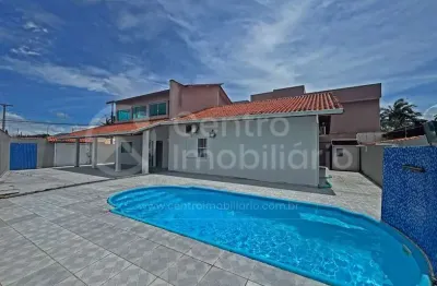 Casa à venda com piscina e 4 quartos em peruíbe, no bairro estancia balnearia convento velho