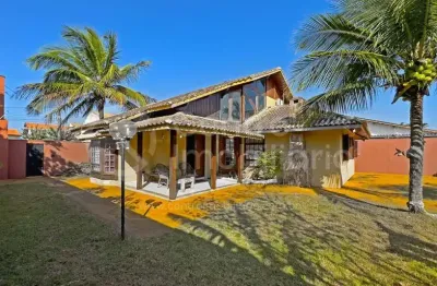Casa à venda com piscina e 4 quartos em peruíbe, no bairro jardim icaraiba