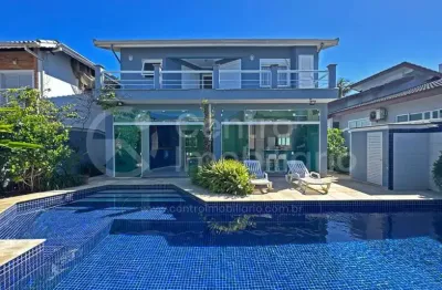 Casa à venda com piscina e 4 quartos em peruíbe, no bairro bougainvillee i