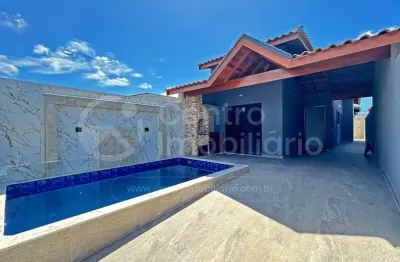Casa à venda com piscina e 2 quartos em peruíbe, no bairro flora rica