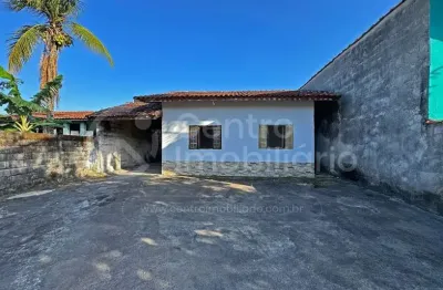 Casa à venda com 2 quartos em peruíbe, no bairro belmira novaes