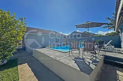 Casa à venda com piscina e 3 quartos em peruíbe, no bairro estancia balnearia convento velho