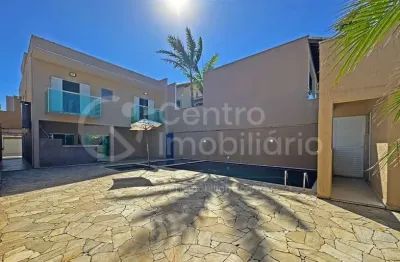 Casa à venda com piscina e 4 quartos em peruíbe, no bairro maria h novaes