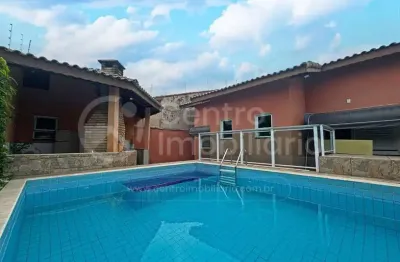 Casa à venda com piscina e 3 quartos em peruíbe, no bairro estancia sao jose