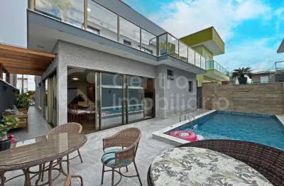 CASA à venda com piscina e 4 quartos em Peruíbe, no bairro Bougainvillee IV