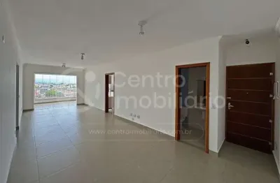 APARTAMENTO à venda com 3 quartos (2 suítes) em Peruíbe, no bairro Centro