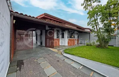 CASA à venda com 3 quartos em Peruíbe, no bairro Balneario Sao Joao Batista