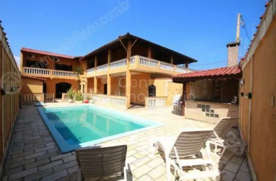Casa à venda com piscina e 6 quartos em peruíbe, no bairro belmira novaes