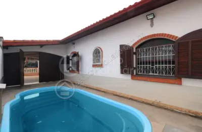 Casa à venda com piscina e 2 quartos em peruíbe, no bairro parque balneario oasis