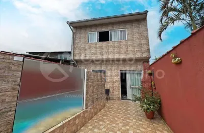 CASA à venda com piscina e 2 quartos em Peruíbe, no bairro Balneario Arpoador