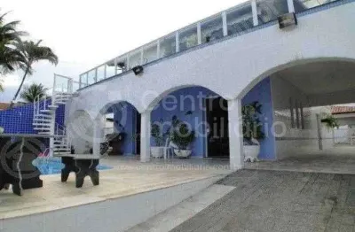 Casa à venda com piscina e 5 quartos em peruíbe, no bairro balneario arpoador