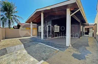Casa à venda com 3 quartos em peruíbe, no bairro balneario arpoador