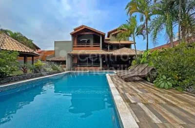 Casa à venda com piscina e 5 quartos em peruíbe, no bairro estancia balnearia convento velho