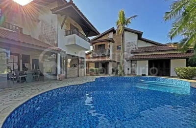 Casa à venda com piscina e 3 quartos em peruíbe, no bairro cidade nova peruíbe