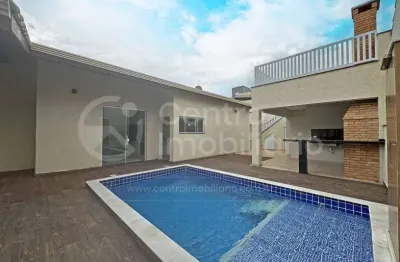 Casa à venda com piscina e 3 quartos em peruíbe, no bairro parque balneario oasis