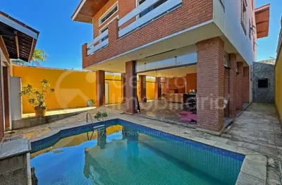 Casa à venda com piscina e 5 quartos em peruíbe, no bairro estancia sao jose