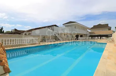 Casa à venda com piscina e 3 quartos em peruíbe, no bairro stella maris