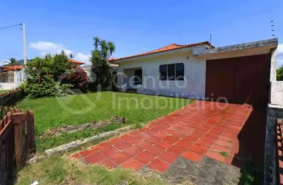 Casa à venda com 2 quartos em peruíbe, no bairro balneario sambura