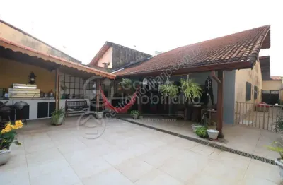 Casa à venda com 5 quartos em peruíbe, no bairro centro