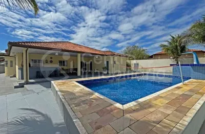 Casa à venda com piscina e 4 quartos em peruíbe, no bairro jardim imperador