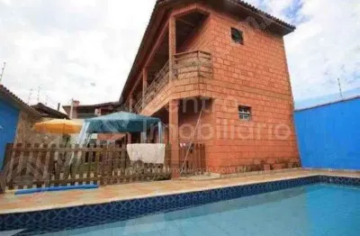 Casa à venda com piscina e 7 quartos em peruíbe, no bairro estancia sao jose