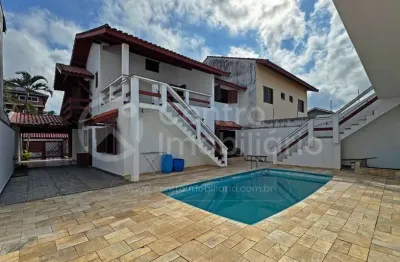 Casa à venda com piscina e 4 quartos em peruíbe, no bairro cidade nova peruíbe