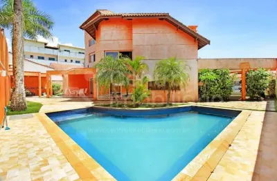 Casa à venda com piscina e 3 quartos em peruíbe, no bairro jardim imperador
