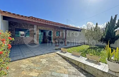 Casa à venda com 3 quartos em peruíbe, no bairro estancia sao jose