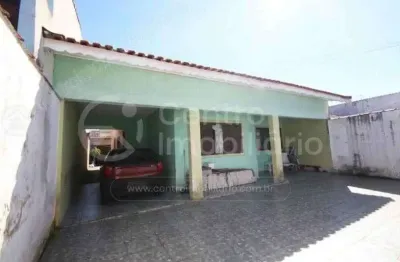 Casa com 3 quartos à venda na Vila Romar, Peruíbe 