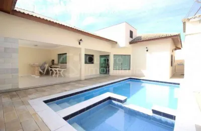 Casa à venda com piscina e 3 quartos em peruíbe, no bairro stella maris