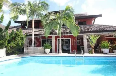 Casa à venda com piscina e 6 quartos em peruíbe, no bairro centro