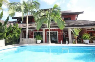 Casa à venda com piscina e 6 quartos em peruíbe, no bairro centro