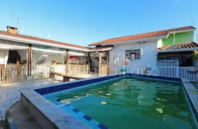 Casa à venda com piscina e 2 quartos em peruíbe, no bairro jardim ribamar