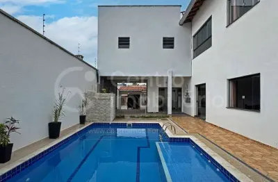 Casa à venda com piscina e 4 quartos em peruíbe, no bairro balneario josedy