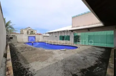 Casa à venda com piscina e 4 quartos em peruíbe, no bairro estancia balnearia convento velho