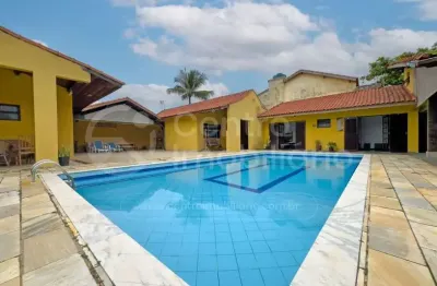 Casa à venda com piscina e 6 quartos em peruíbe, no bairro cidade nova peruíbe