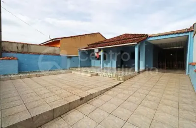 Casa à venda com 2 quartos em peruíbe, no bairro jardim star