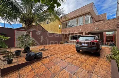 Casa à venda com 7 quartos em peruíbe, no bairro belmira novaes
