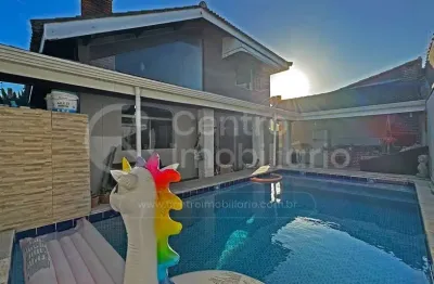 Casa à venda com piscina e 3 quartos em peruíbe, no bairro jardim imperador