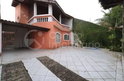 CASA à venda com 3 quartos em Peruíbe, no bairro Parque Balneario Oasis